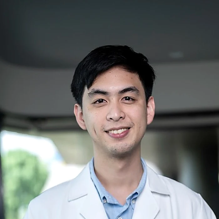 Dr. Chollawat Thongthaisin, Regenerative & Anti-Aging Medicine specialist at VELAR Center